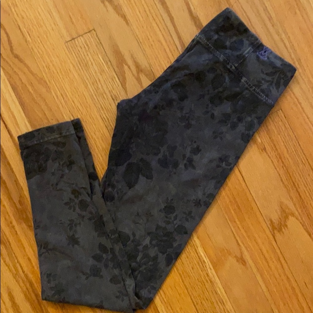 Aritzia Talula Leggings